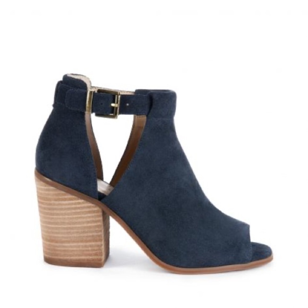 Cute navy cutout peeptoe booties